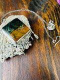 THE ARRAZOLA NECKLACE