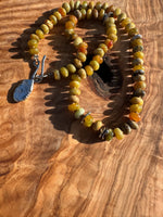 THE PARACAS NECKLACE